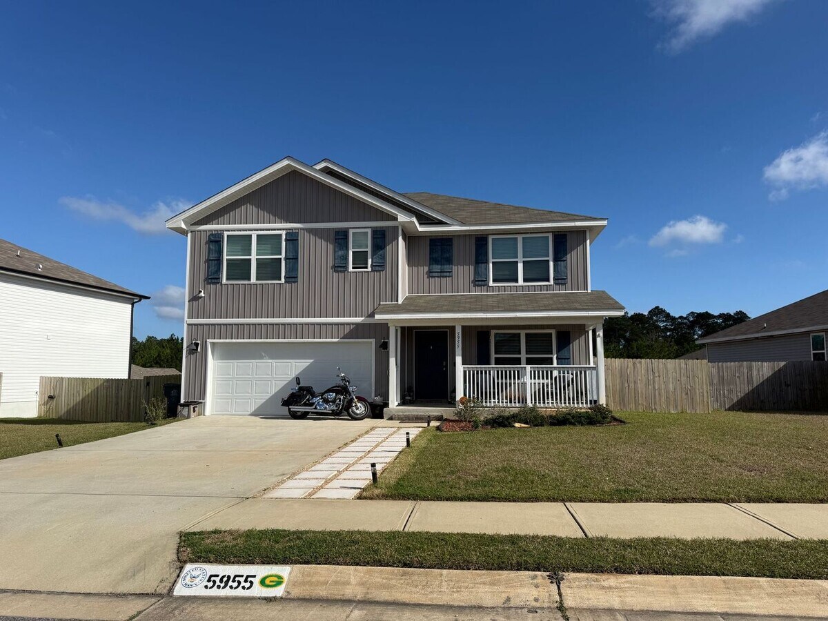 Pensacola - Bridlewood - 5 bedroom, 3 bathroom - Pensacola - Bridlewood - 5 bedroom, 3 bathroom