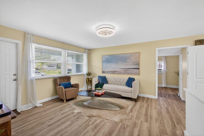 Photo - 140 W 31st St