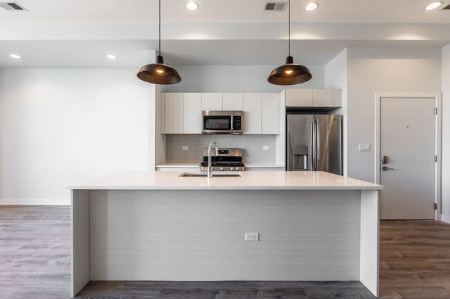 Photo - 2250 W Lawrence Ave Unidad 02