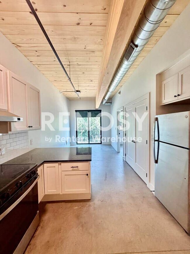 Photo - 2701 Ingersoll Ave