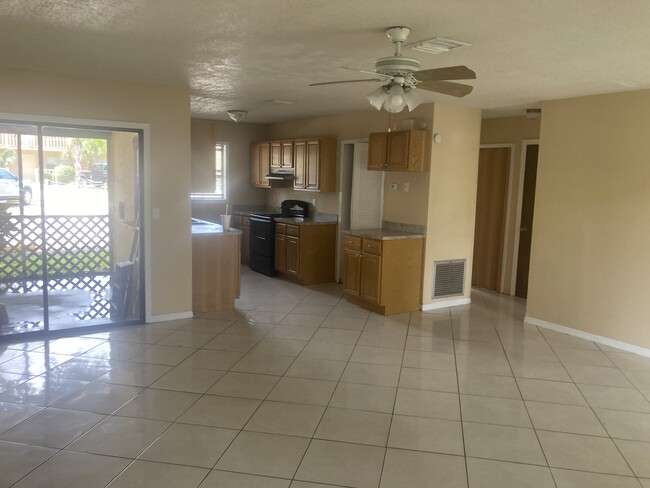 Photo - 528 Grapefruit Ave