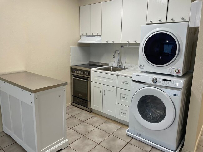 Building Photo - 5712 Padre Blvd