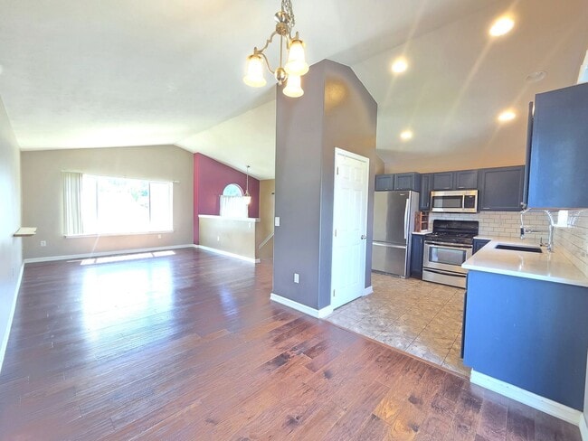 Photo - $2,800 - 3 Bed / 2 Bath Beautiful and Spacious Home with a Fully Fenced backyard
