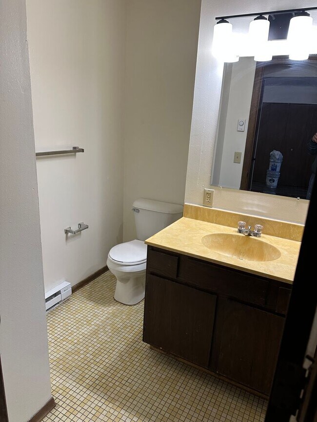 Photo - 2 BR 2 BA with Balcony Garage Included Unidad WW-2