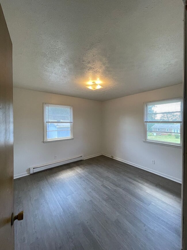 Photo - 1705 Windover Rd