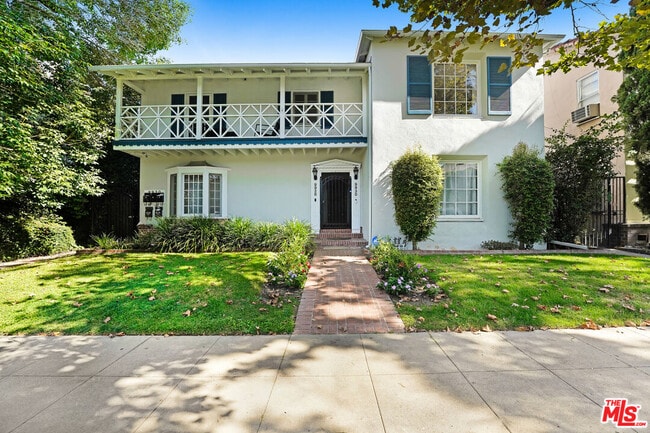 Building Photo - 9930 Robbins Dr Unit B Rental