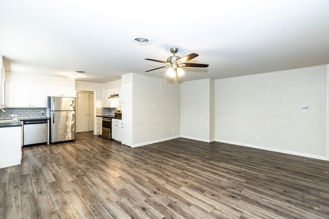 Photo - 3805 48th St