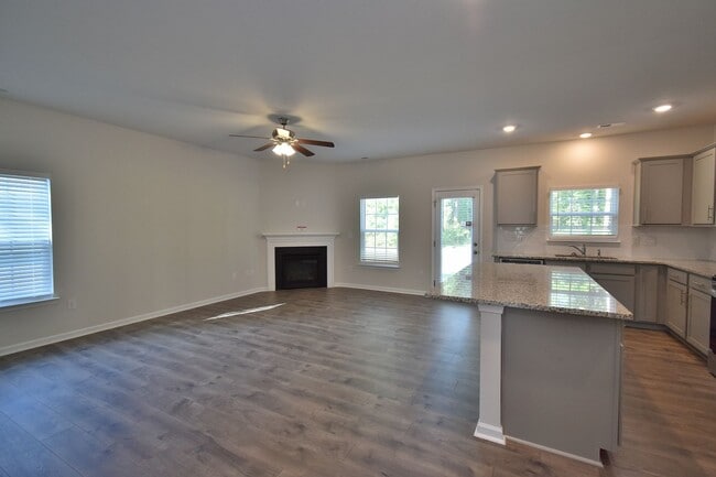 Photo - 163 Rosemount