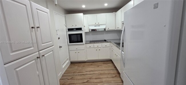 Photo - 400 Kings Point Dr Unit 505