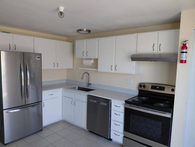 Building Photo - 5805 Secrest Drive #7 Unit #7