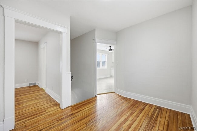 Photo - 36 Krakow St