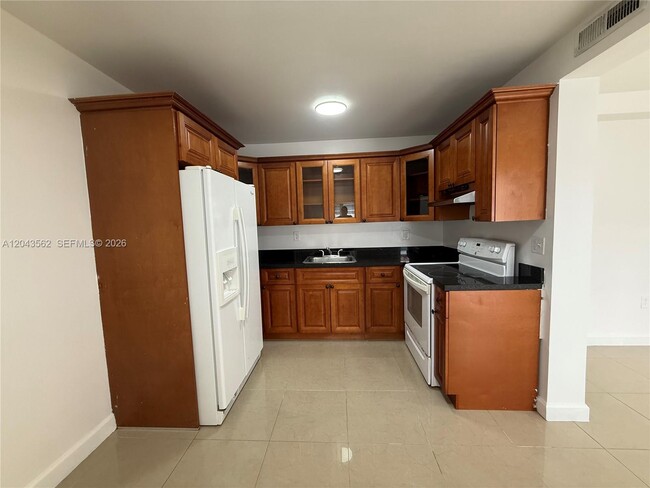 Photo - 1122 NW 32nd Ct Unit front