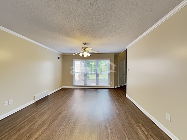 Photo - 6857 Briarfield Ln