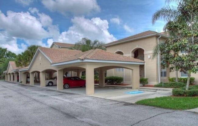 803 Fairwaycove Ln Unit 204
