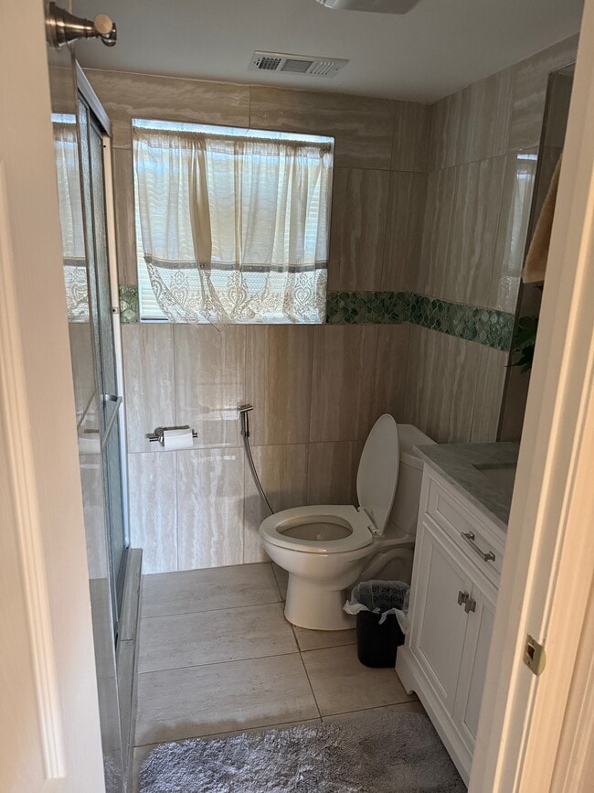 Photo - 4814 Birchwood Ave