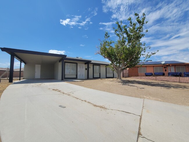 Building Photo - Lock in ONE MONTH FREE - Ask for more deta... Rental