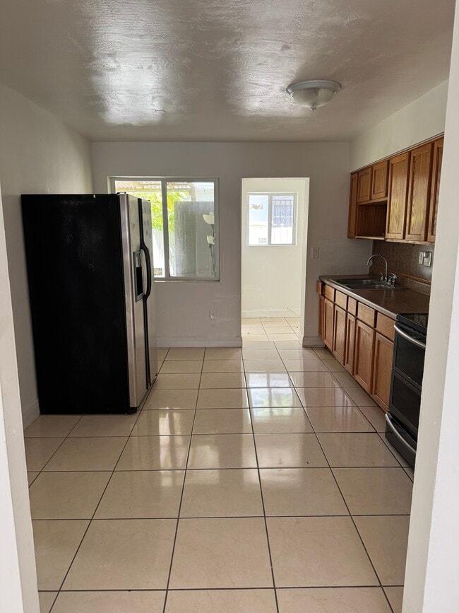 Building Photo - 2910 NW 31st St Rental