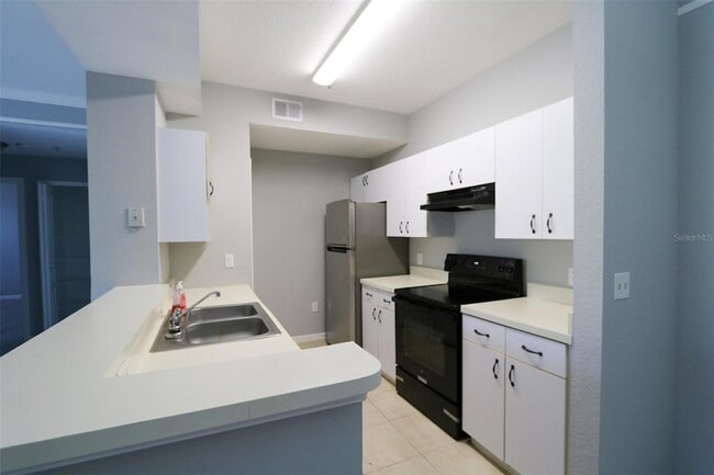 17101 Carrington Park Dr Unit 405