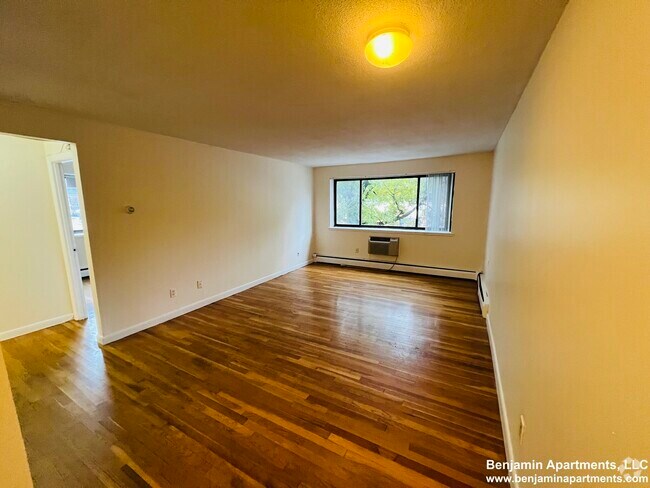 Building Photo - 99 Dustin St Unit 31 Rental