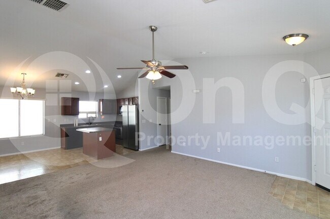 Photo - 509 E Daniella Dr