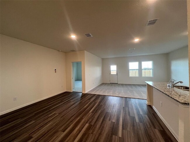 Photo - 124 Rother Pl