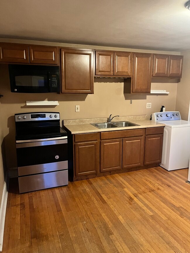 Photo - 35 Woodruff St