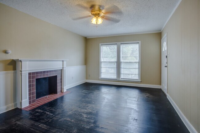 Photo - Pre-leasing for July!