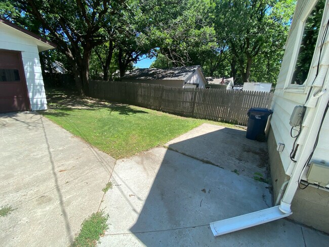 Photo - 630 W Linden St