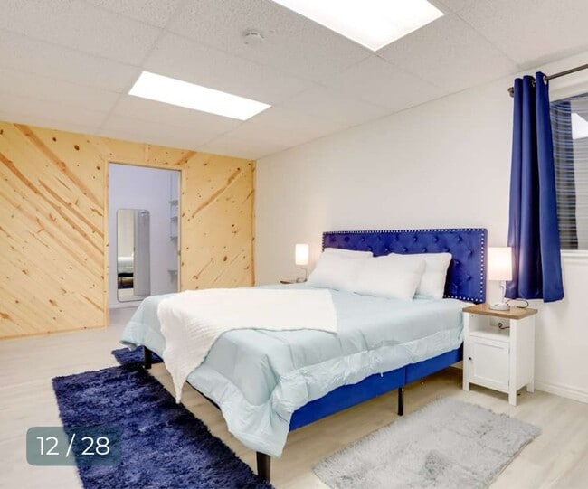 Building Photo - 410 S 36th Ave