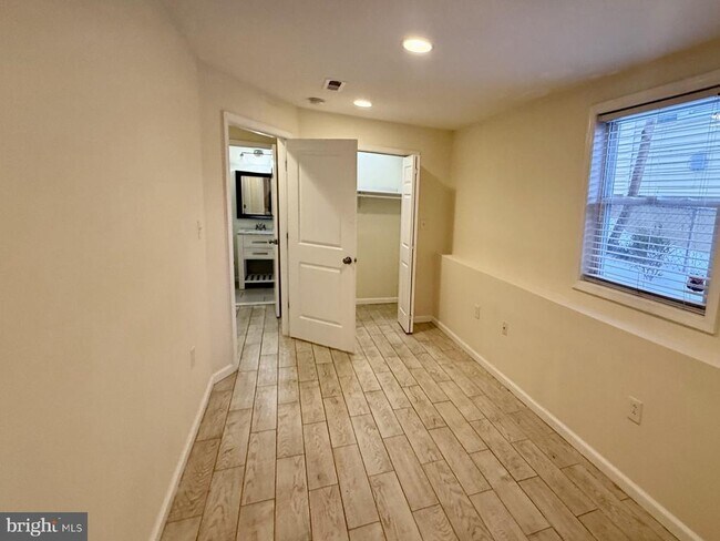 Photo - 5421 8th St NW