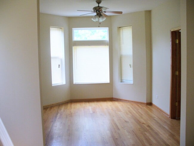 Photo - 2041 N Keeler Ave Unidad 2