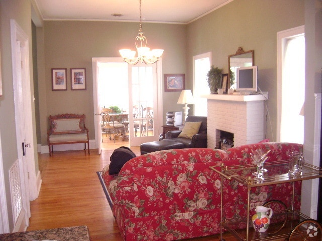 Building Photo - 705 W Healey St Unit #1 Rental