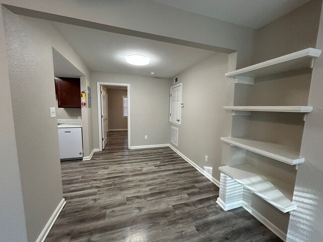Bowmanor Garden Apartments