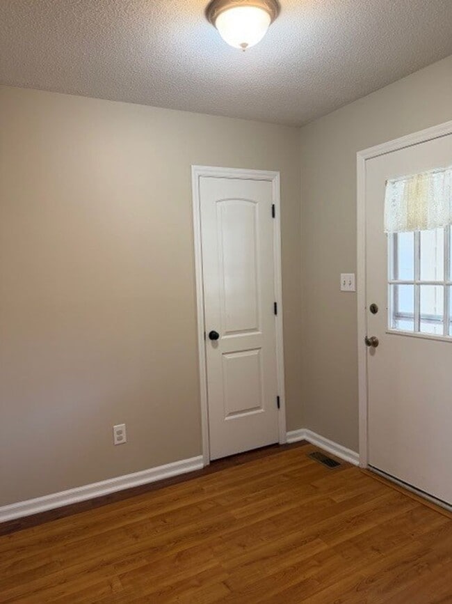 Photo - 3 Bedroom/2 Bathroom - Close to SJAFB, Shopping, Restaurants!