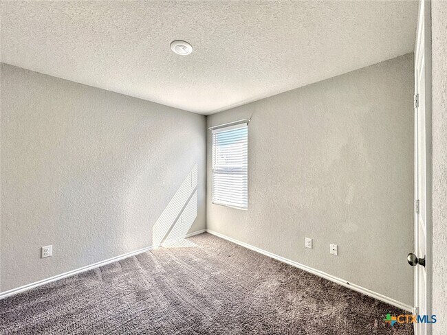 Photo - 506 Blue Stem Rd