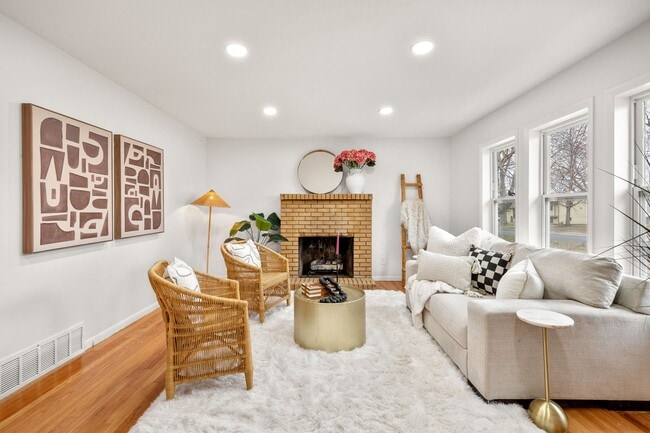 Photo - 709 SW 7 St