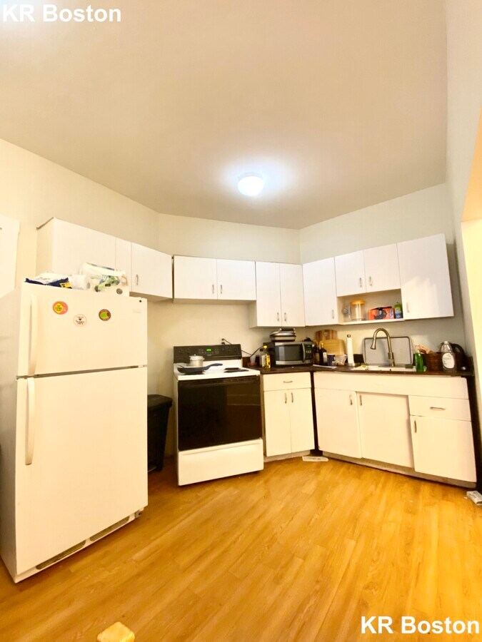 Photo - 1583 Beacon St Unit 12