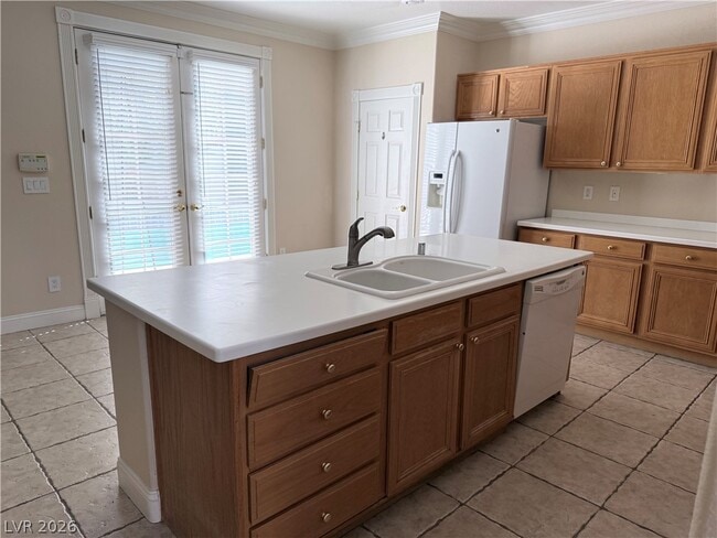 Photo - 608 Bianca Bay St