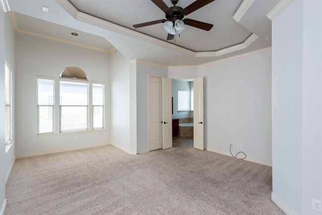 Photo - 5743 Kiam St