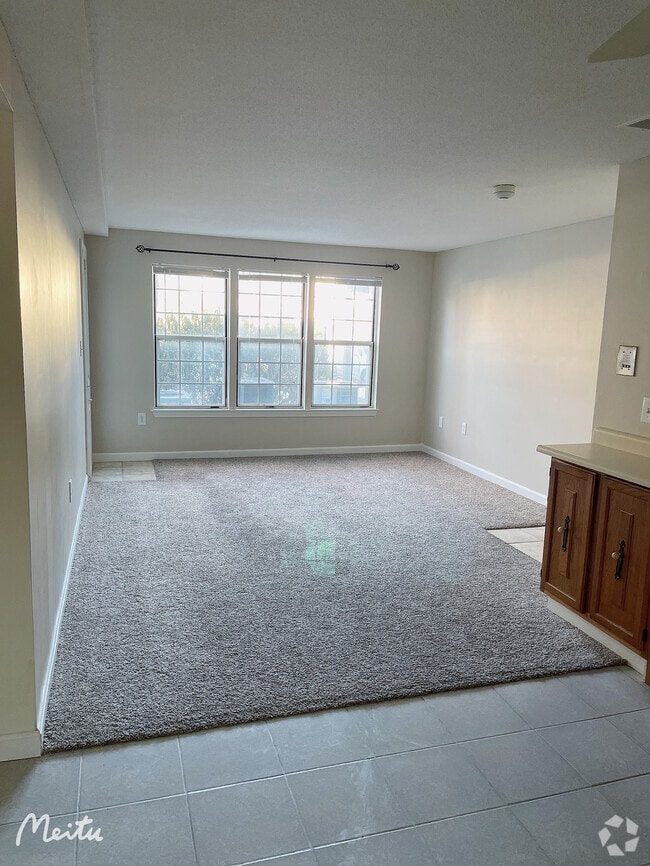 Building Photo - 22 Walden Dr Unit #3 Rental