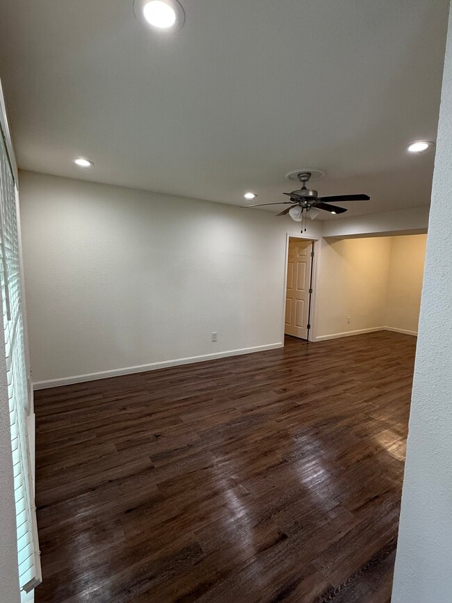 Photo - Silver Star Apartments