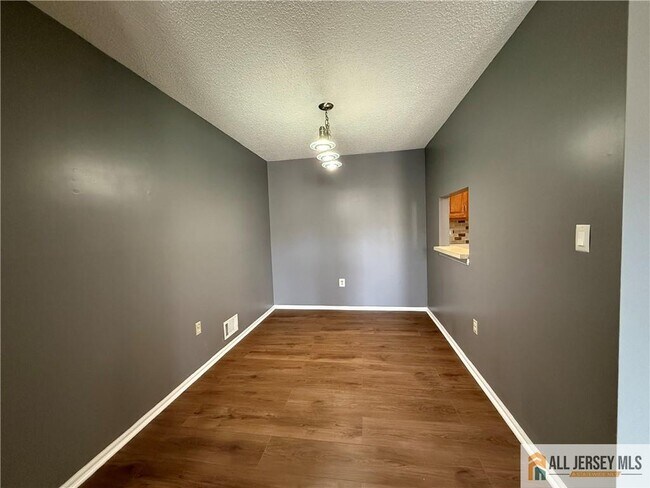 Photo - 31 Voscek Ct