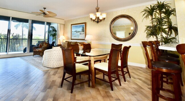 Photo - 430 Cove Tower Dr