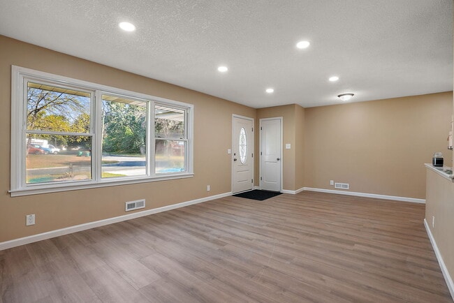 Photo - 7961 59th Ave N