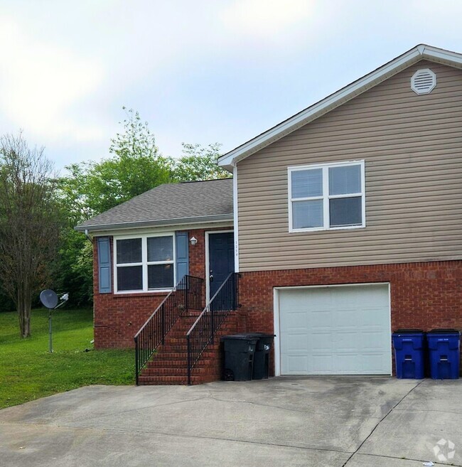 Building Photo - Village Way Unit 1259 Village Way Rental