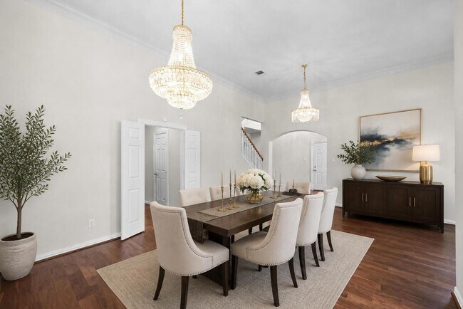 5526 Darschelle Dr