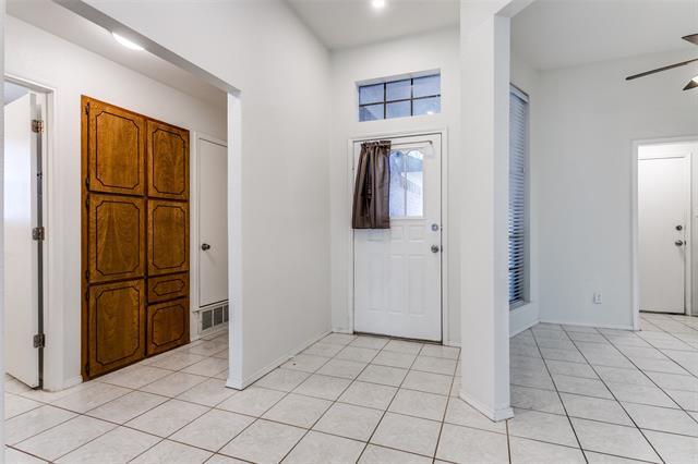 Photo - 215 Meadowbrook Ln