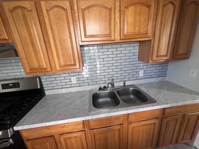 72 Ruth St Unidad Third Floor