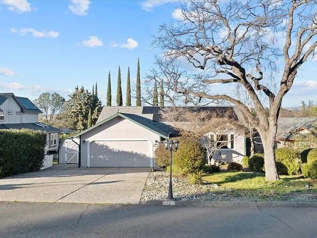 Building Photo - 503 Hillcrest Ave