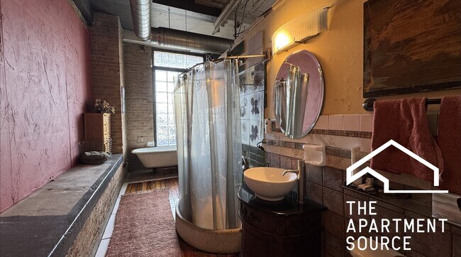 Photo - 3134 W Carroll Ave Unit 2